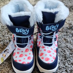 New With Tags NWT Bluey Snow Boots